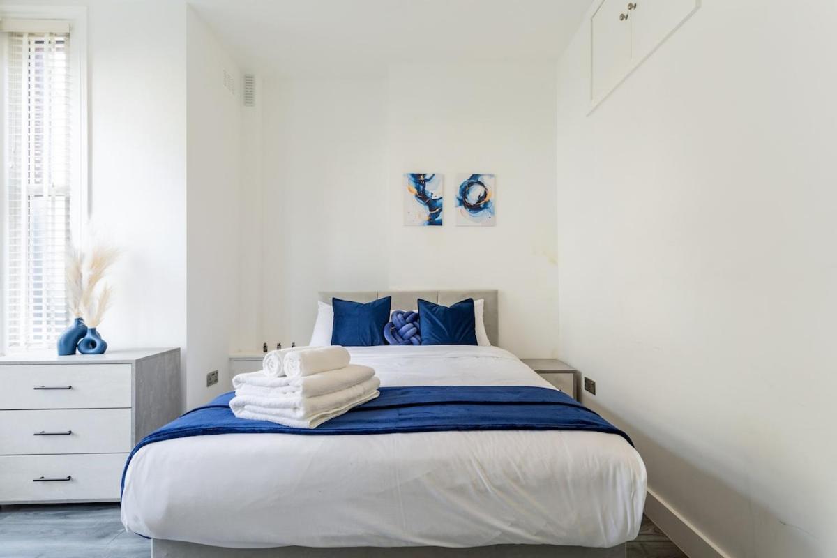 Stylish 2-Bed Flat In The Heart Of West Hampstead Leilighet London Eksteriør bilde