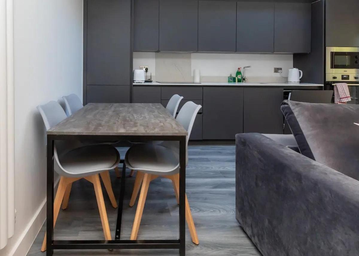 Stylish 2-Bed Flat In The Heart Of West Hampstead Leilighet London Eksteriør bilde