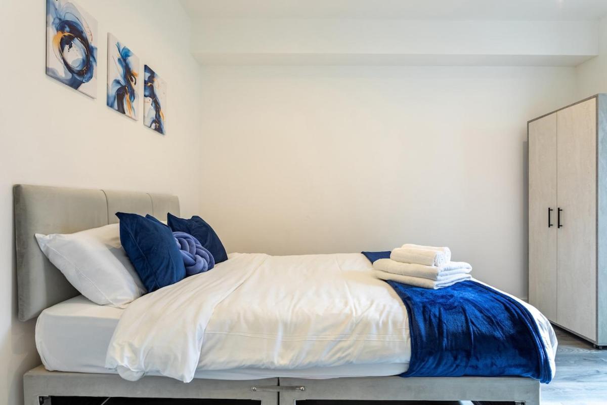 Stylish 2-Bed Flat In The Heart Of West Hampstead Leilighet London Eksteriør bilde