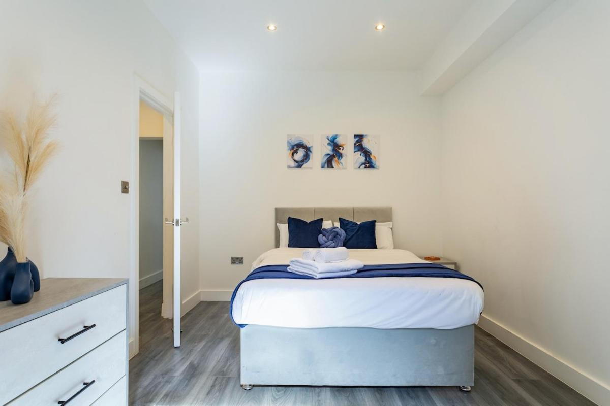 Stylish 2-Bed Flat In The Heart Of West Hampstead Leilighet London Eksteriør bilde
