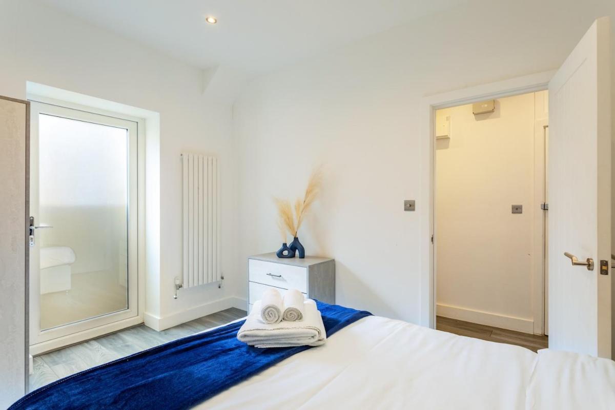 Stylish 2-Bed Flat In The Heart Of West Hampstead Leilighet London Eksteriør bilde
