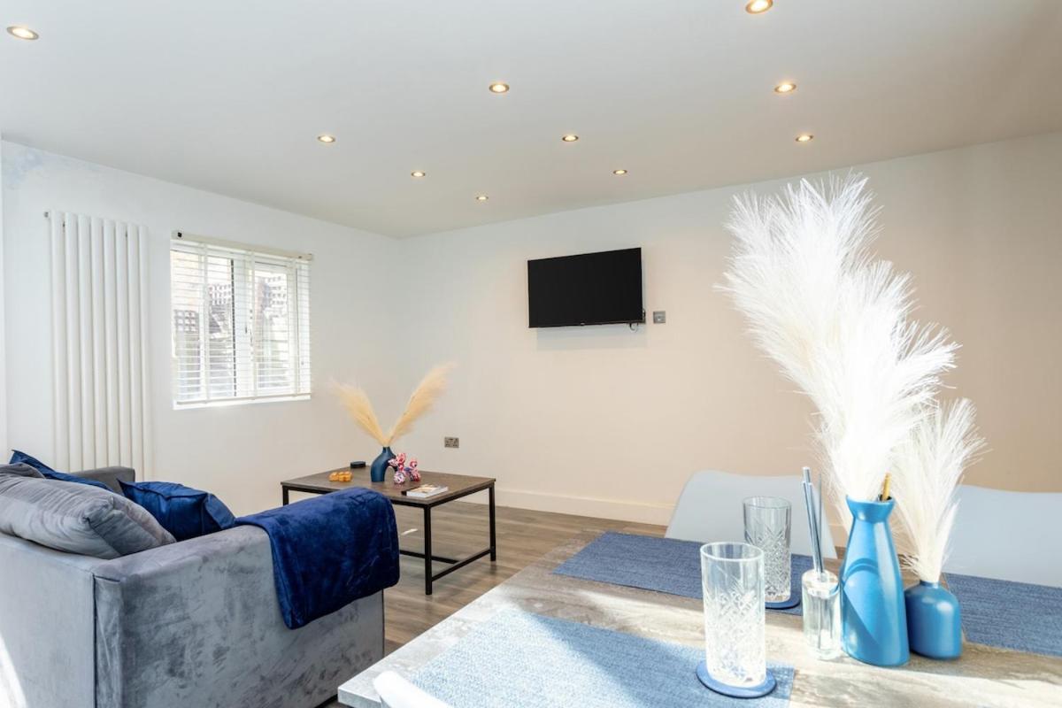 Stylish 2-Bed Flat In The Heart Of West Hampstead Leilighet London Eksteriør bilde