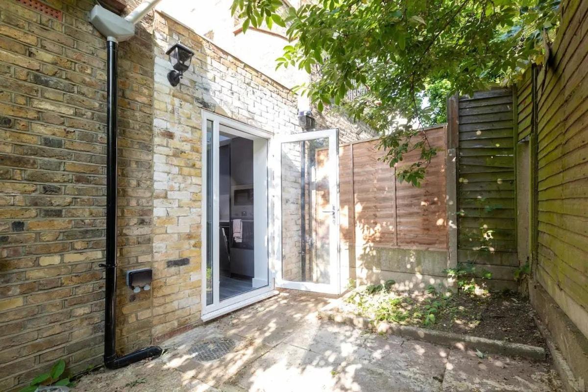 Stylish 2-Bed Flat In The Heart Of West Hampstead Leilighet London Eksteriør bilde