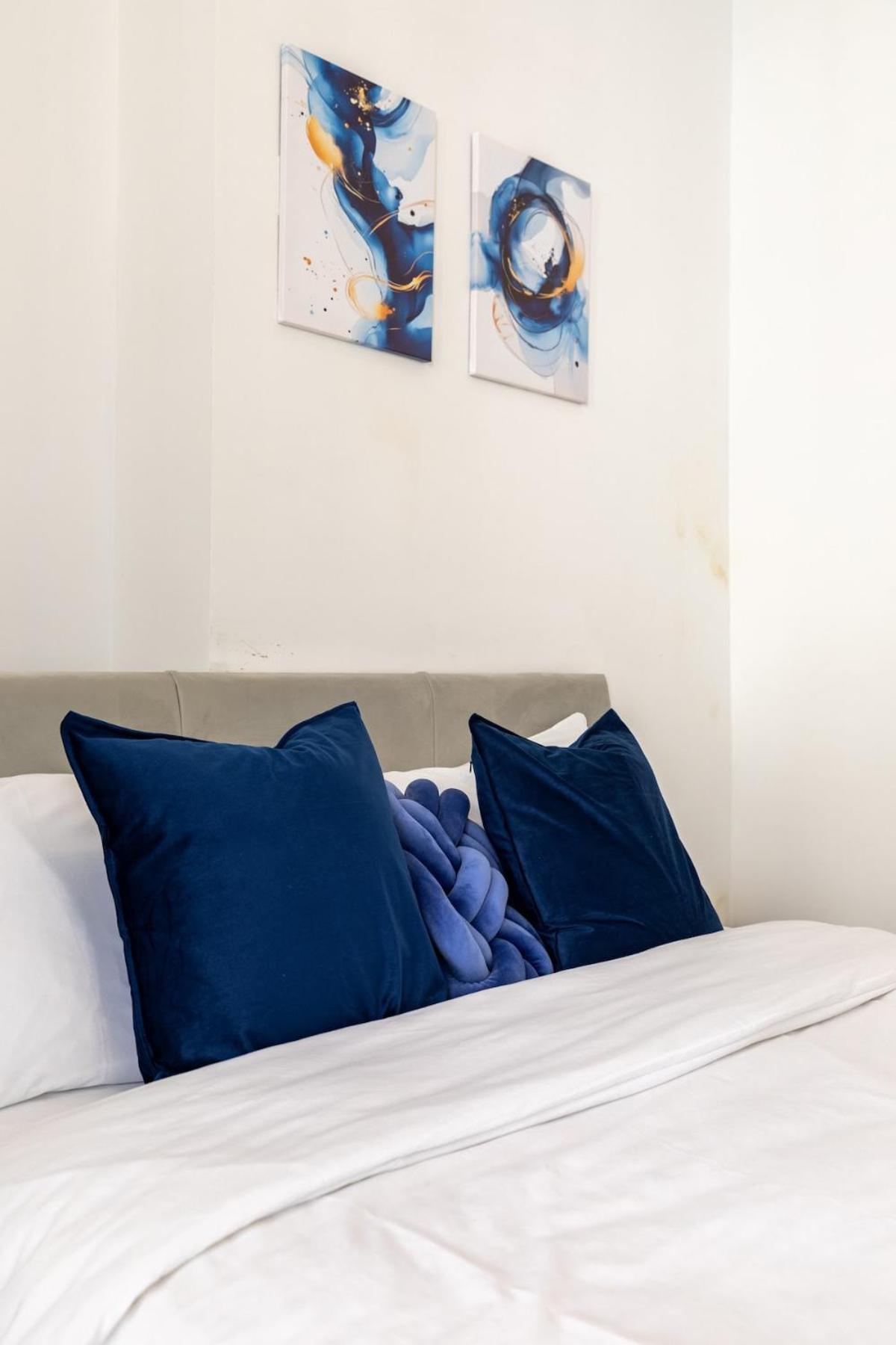 Stylish 2-Bed Flat In The Heart Of West Hampstead Leilighet London Eksteriør bilde