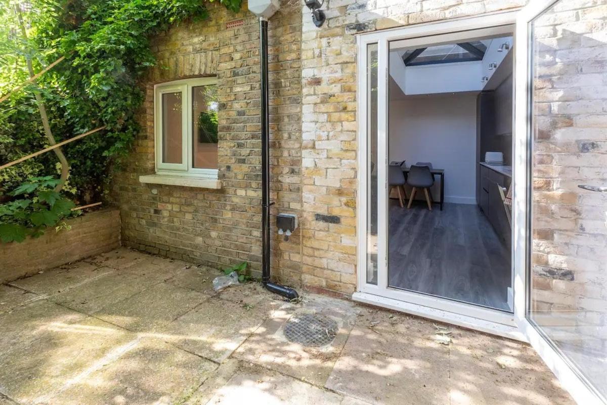 Stylish 2-Bed Flat In The Heart Of West Hampstead Leilighet London Eksteriør bilde